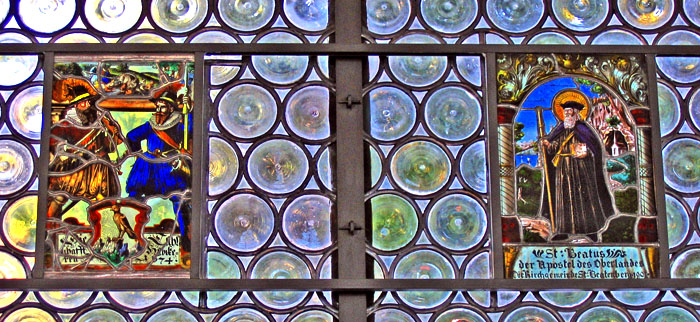 right of the window: Saint Beatus / Photo: Heinz Rieder