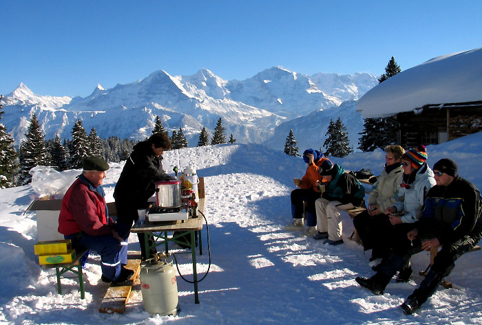 Verpflegung auf Chüematte (Photo: Fritz Bieri)