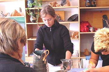 Manuela, Stefanie und Nicole am schreiben