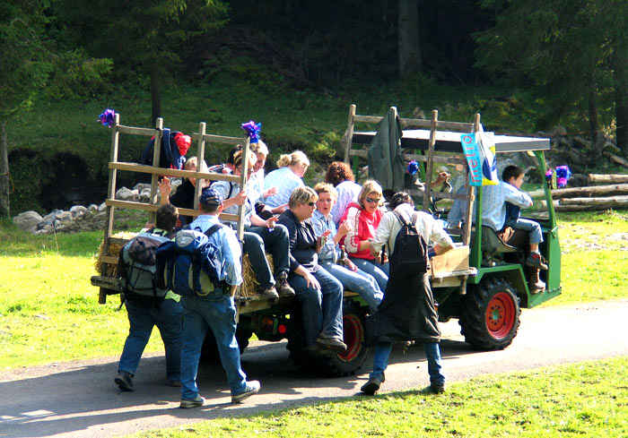 Wichtiger Transport ... / Foto: Fritz Bieri