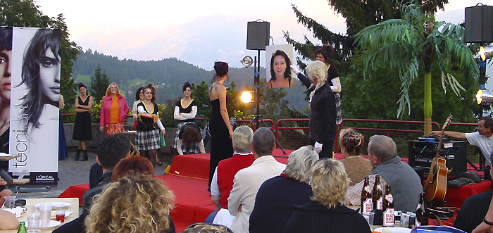 Team an der Arbeit / Foto: Heinz Rieder