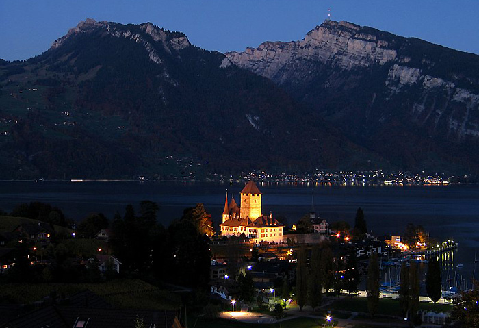 Abendstimmung Blick zum Niederhorn / Foto: Fritz Bieri