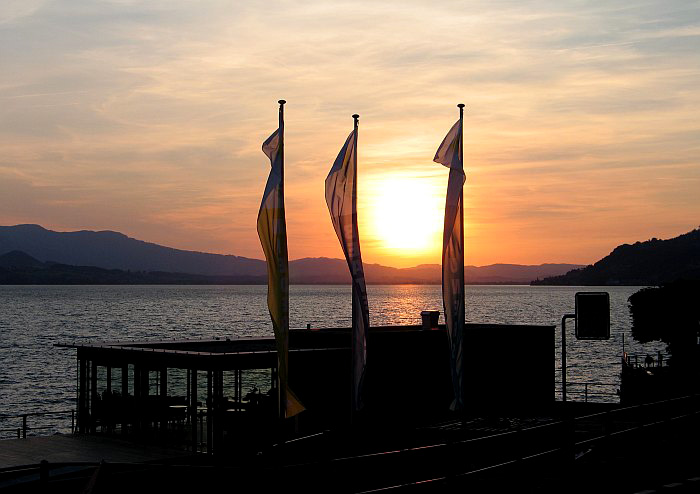 Landing stage Beatenbucht restaurant / Photo: Fritz Bieri