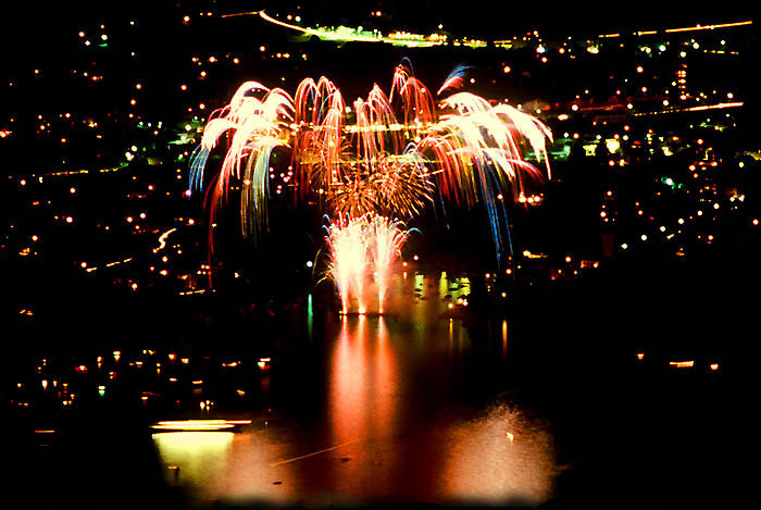 Fireworks in Spiez / Photo: Heinz Rieder