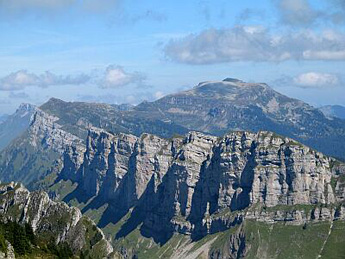 View above Schafloch: Sieben Hengste / Photo: Fritz Bieri