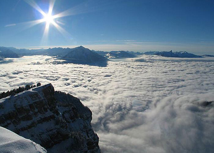 Nebelmeer mit Niesen / Foto: Fritz Bieri