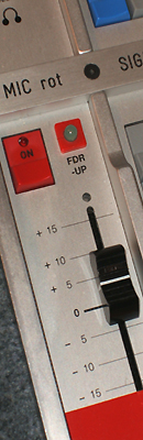 Mikrofonfader im Nachrichtenstudio