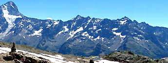 » Blick über die Berneralpen: Bietschhorn bis Monterosa / Foto: F.Bieri